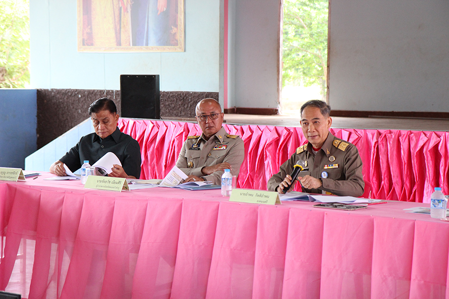 องคมนตรี ตรวจเยี่ยมความคืบหน้า โรงเรียนนำร่อง