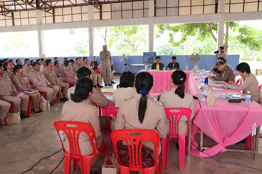 องคมนตรี ตรวจเยี่ยมความคืบหน้า โรงเรียนนำร่อง