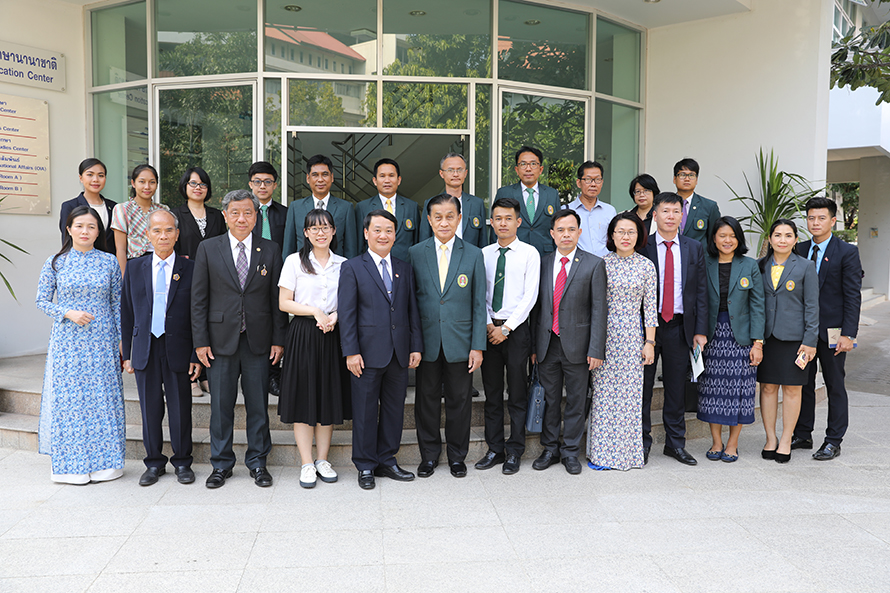 ร่วมต้อนรับ Mr. Hau A Lenh