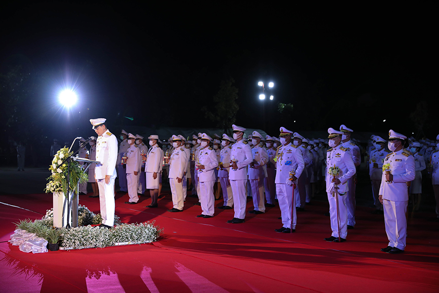 ร่วมพิธีจุดเทียนน้อมรำลึก เนื่องในวันคล้ายวันสวรรคต ร.9