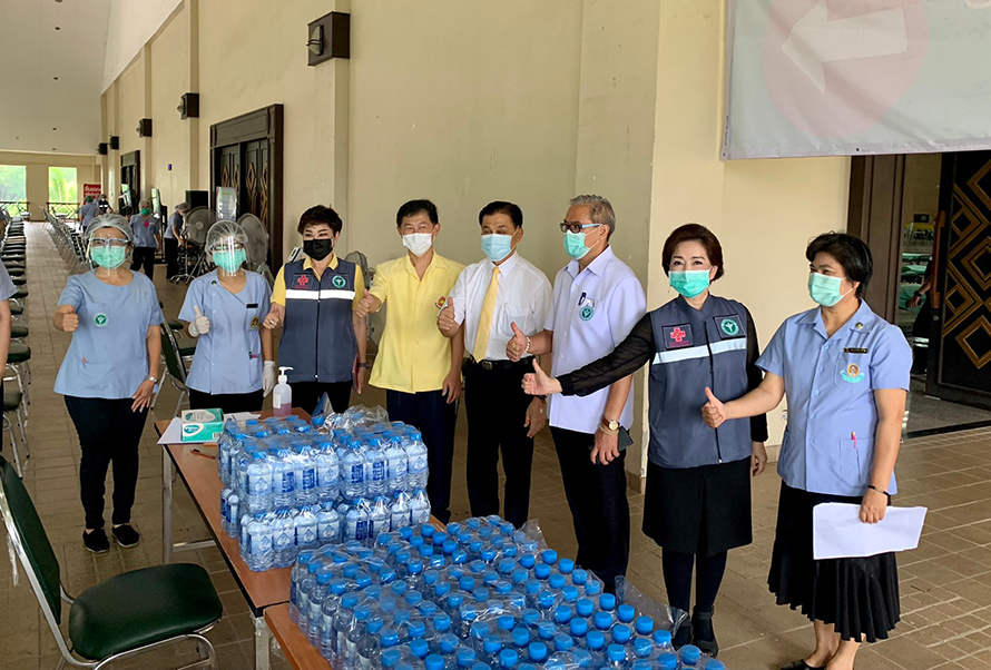ชาวอุดรธานีตื่นตัวแห่ฉีดวัคซีน