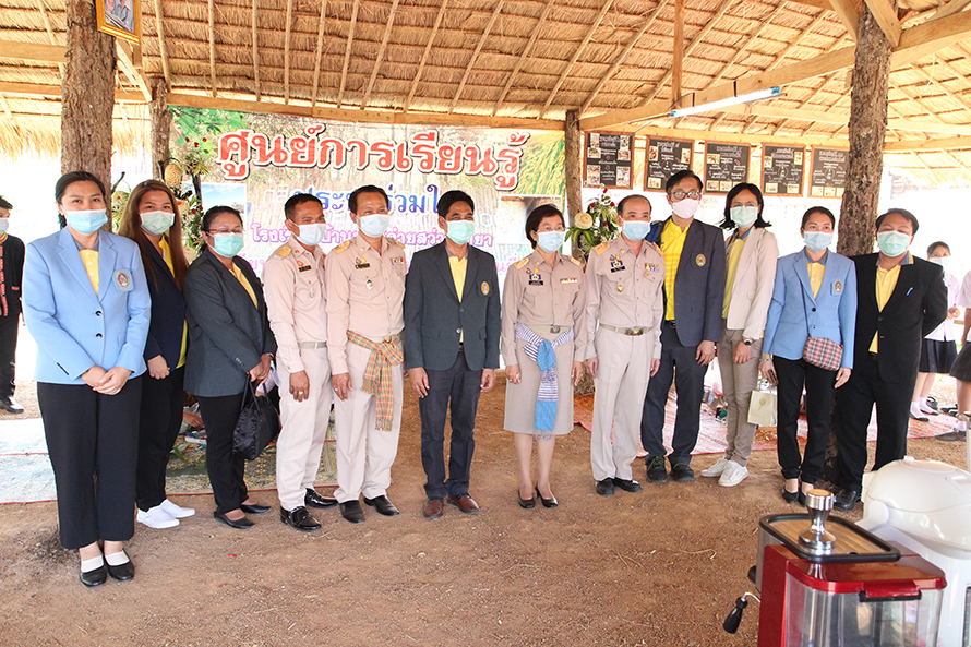 องคมนตรี ติดตามความก้าวหน้าการขับเคลื่อนโรงเรียนคุณธรรม