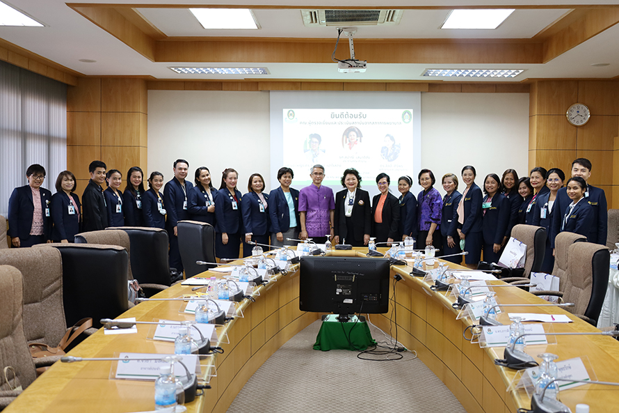 ตรวจเยี่ยมคณะพยาบาลศาสตร์
