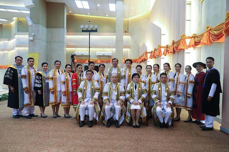 พิธีพระราชทานปริญญาบัตร