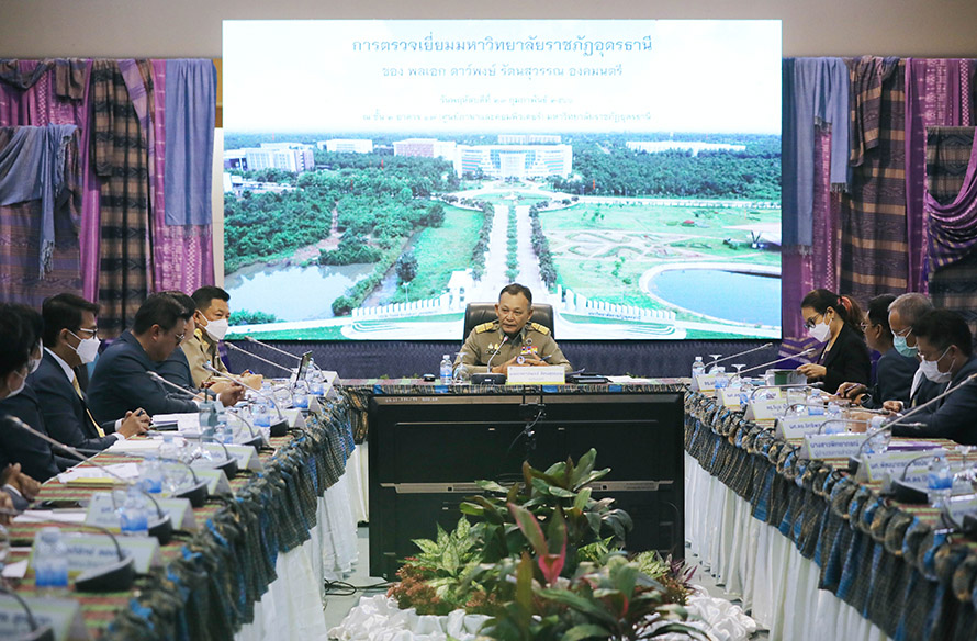 องคมนตรีตรวจติดตามการดำเนินงานฯ