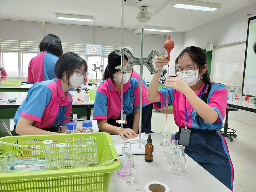 โครงการพัฒนาและส่งเสริมนักเรียนห้องเรียนพิเศษ