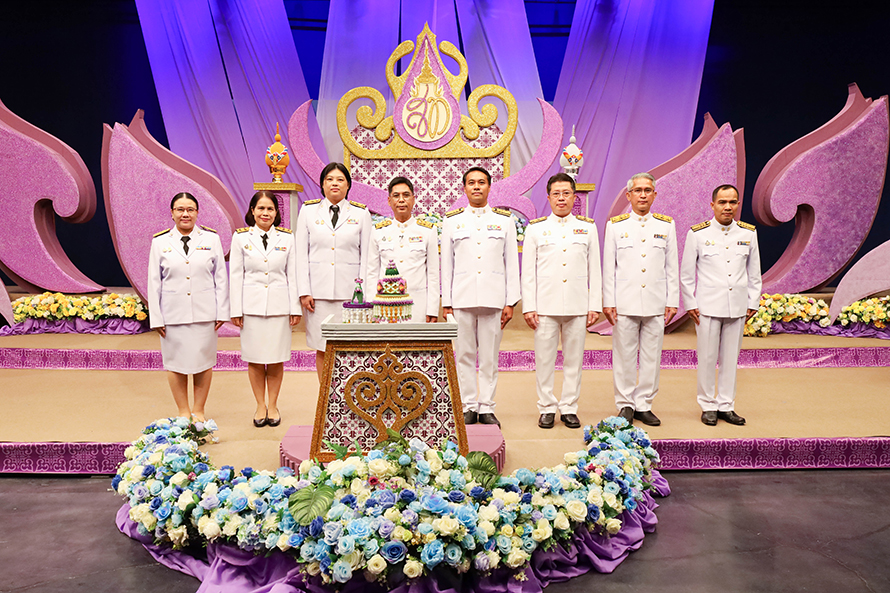 ร่วมบันทึกเทปถวายพระพรชัยมงคลฯ