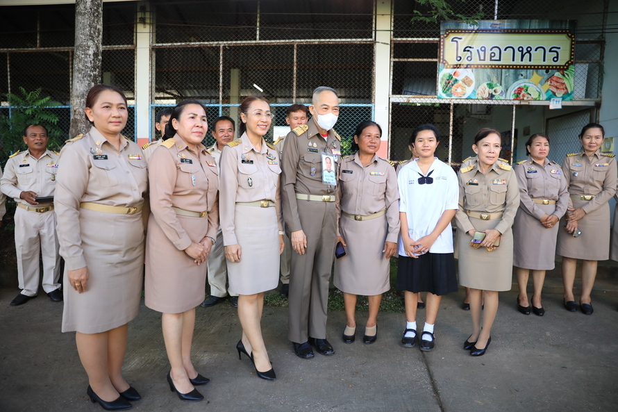 องคมนตรีลงพื้นที่ฯ