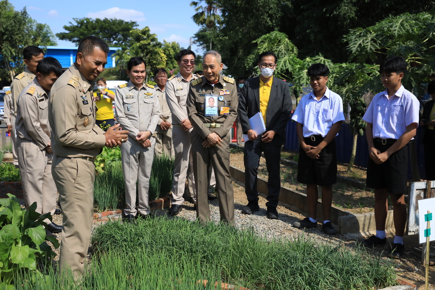 องคมนตรีลงพื้นที่ติดตามตรวจเยี่ยมฯ