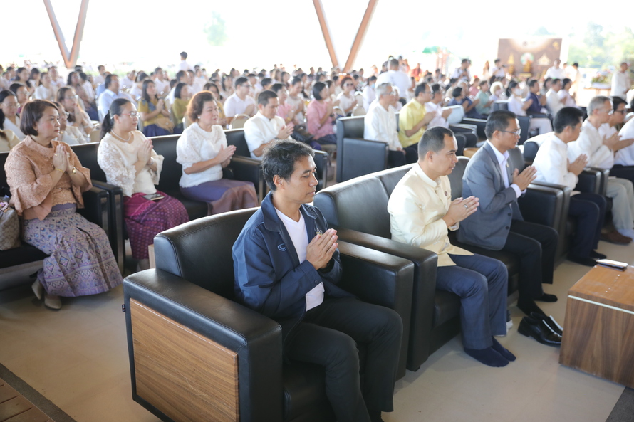 พิธีทอดผ้าป่าการศึกษา