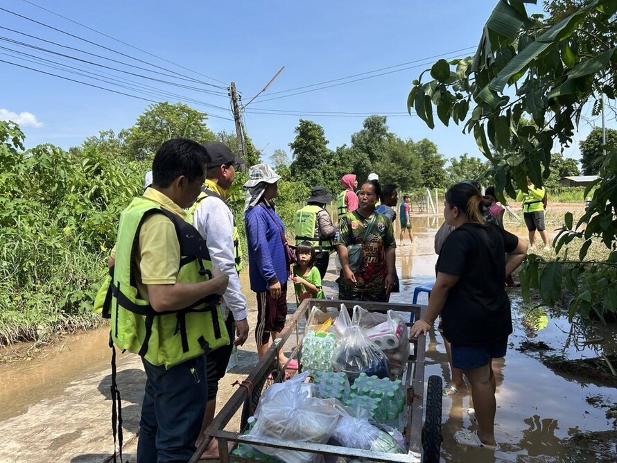 ราชภัฏอุดรธานีร่วมใจสู้ภัยน้ำท่วม