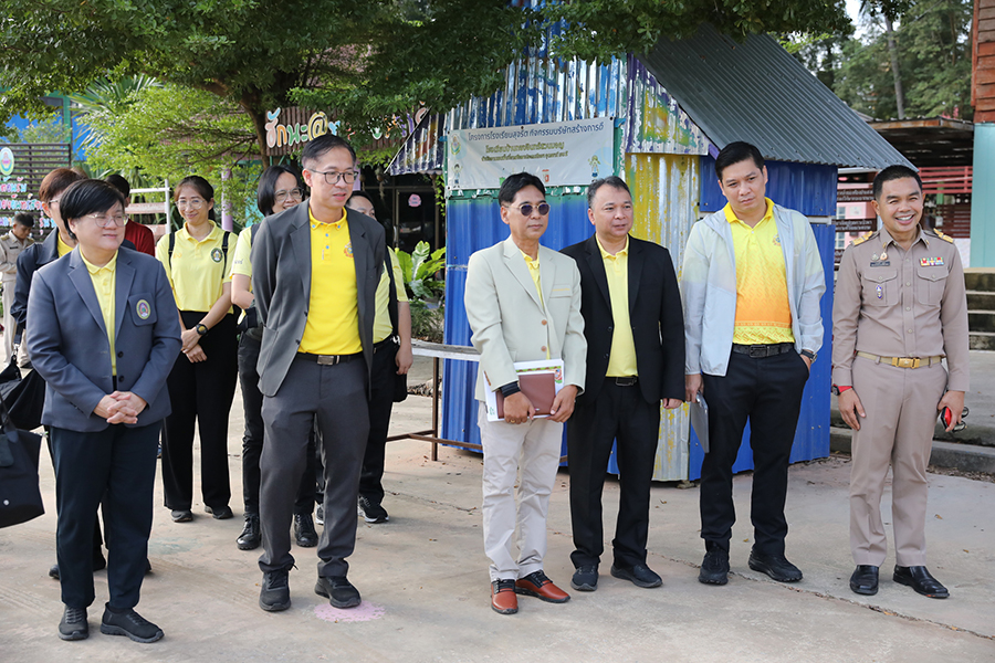 องคมนตรีลงพื้นที่